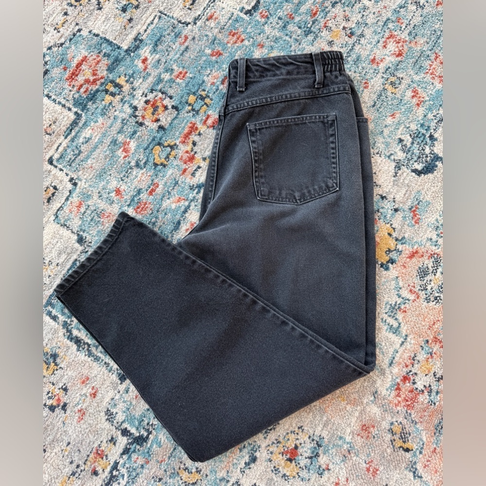 Women’s L.L. Bean Original Fit Relaxed Black Jeans
Size 16 medium tall